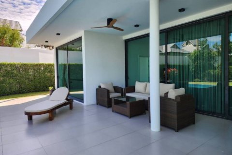 Chalet de 4 dormitorios en Hua Hin, Tailandia № 124604 - foto 7