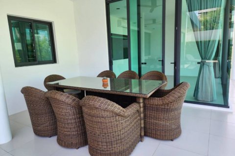 Chalet de 4 dormitorios en Hua Hin, Tailandia № 124604 - foto 10