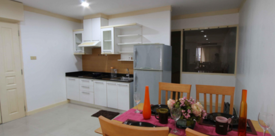 Condominio de 2 dormitorios en Khlong Toei, Bangkok, Tailandia № 77244