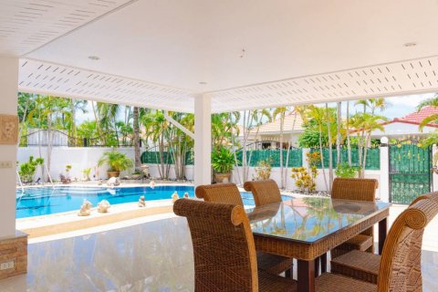 Chalet de 4 dormitorios en Cha-am, Tailandia № 132574 - foto 7