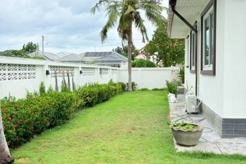 Chalet de 3 dormitorios en Hua Hin, Tailandia № 132571 - foto 3