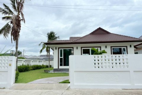 Chalet de 3 dormitorios en Hua Hin, Tailandia № 132571 - foto 2