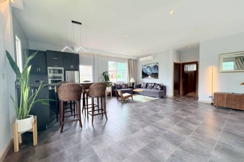 Chalet de 3 dormitorios en Hua Hin, Tailandia № 132571 - foto 4