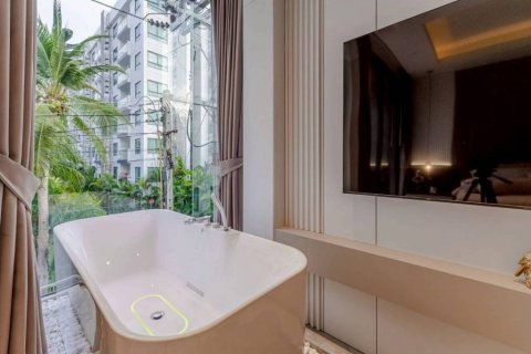 Chalet de 5 dormitorios en Pattaya, Tailandia № 132575 - foto 8