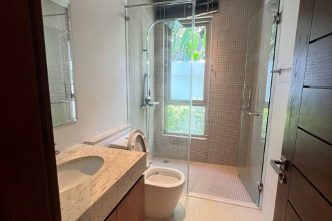 Chalet de 3 dormitorios en Phuket, Tailandia № 126658 - foto 10