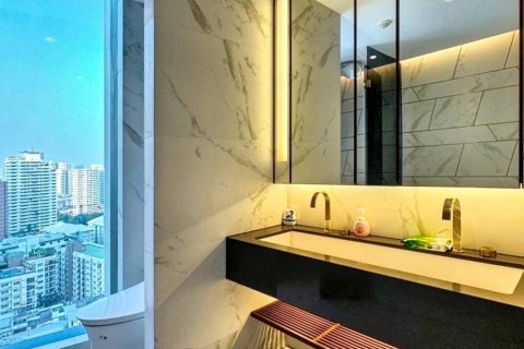 Condominio de 2 dormitorios en Khlong Toei, Bangkok, Tailandia № 126655 - foto 8