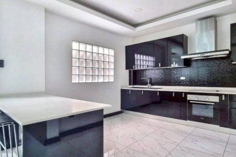 Casa de 3 dormitorios en Pattaya, Tailandia № 126654 - foto 7