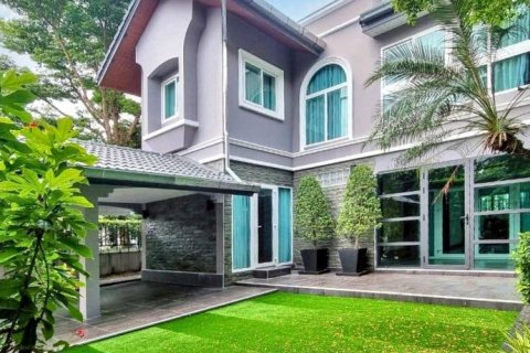 Casa de 3 dormitorios en Pattaya, Tailandia № 126654