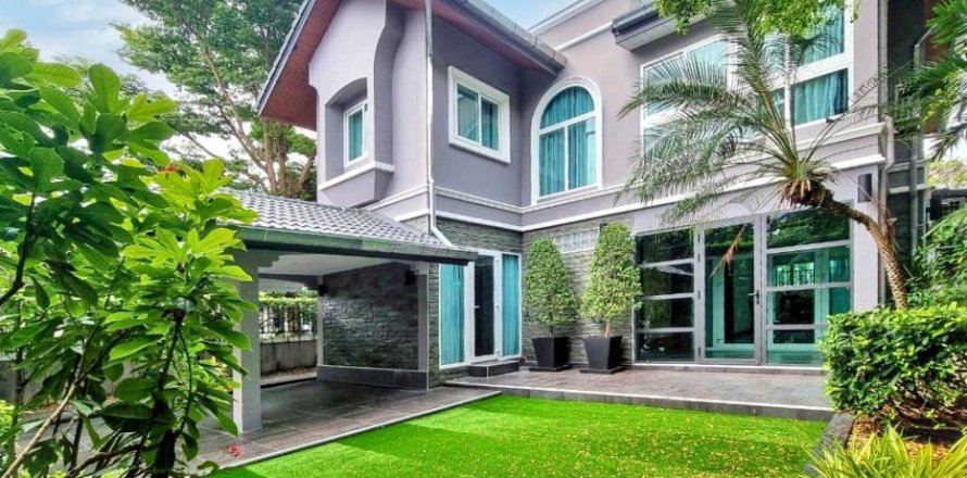 Casa de 3 dormitorios en Pattaya, Tailandia № 126654