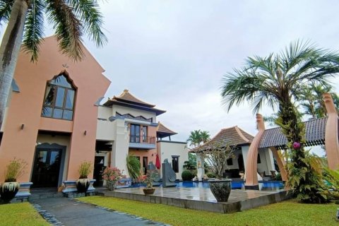 Haus in Pattaya, Thailand 4 Schlafzimmer № 119488