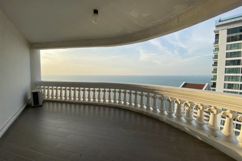 Condominio de 3 dormitorios en Pattaya, Tailandia № 119490 - foto 2