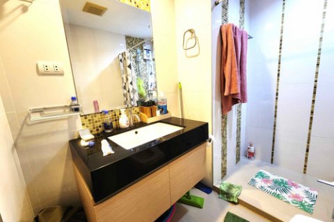 Apartamento de 2 dormitorios en Jomtien Beach, Pattaya, Tailandia № 100694 - foto 5