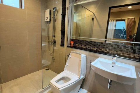 Casa de 4 dormitorios en Bangkok, Tailandia № 125880 - foto 10
