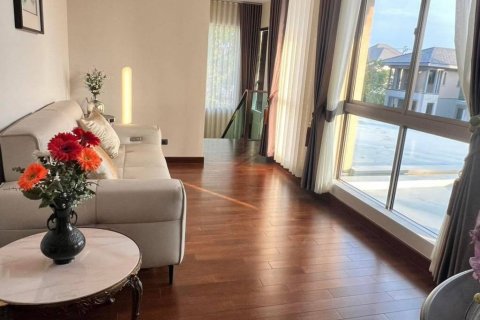 Casa de 4 dormitorios en Bangkok, Tailandia № 125880 - foto 8
