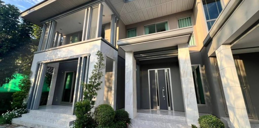 Casa de 4 dormitorios en Bangkok, Tailandia № 125880