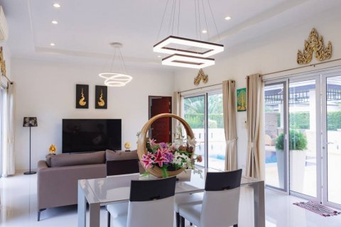 Chalet de 3 dormitorios en Hua Hin, Tailandia № 125882 - foto 5