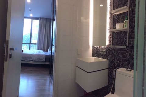 Condo in Khlong Toei, Bangkok, Thailand, 1 bedroom № 76723 - photo 4