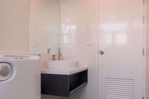Condominio de 2 dormitorios en Bang Rak, Bangkok, Tailandia № 76724 - foto 11