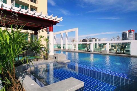 Condominio de 2 dormitorios en Bang Rak, Bangkok, Tailandia № 76724 - foto 12