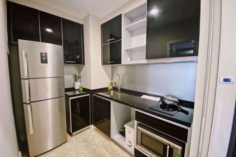 Condominio de 1 dormitorio en Khlong Toei, Bangkok, Tailandia № 76726 - foto 4