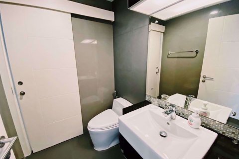 Condominio de 1 dormitorio en Khlong Toei, Bangkok, Tailandia № 76726 - foto 6