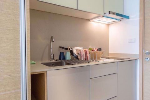 Estudio en el condominio en Watthana, Bangkok, Tailandia № 76722 - foto 9