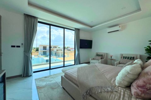 Chalet de 3 dormitorios en Pattaya, Tailandia № 124658 - foto 8