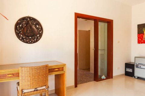 Chalet de 5 dormitorios en Hua Hin, Tailandia № 124657 - foto 3