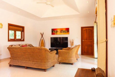 Chalet de 5 dormitorios en Hua Hin, Tailandia № 124657 - foto 6