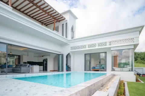 Chalet de 5 dormitorios en Phuket, Tailandia № 124838 - foto 24
