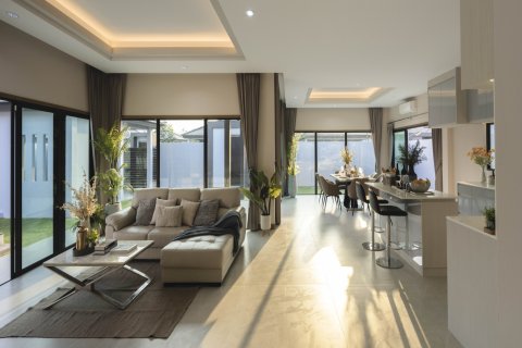 Chalet de 3 dormitorios en Pattaya, Tailandia № 130466 - foto 16