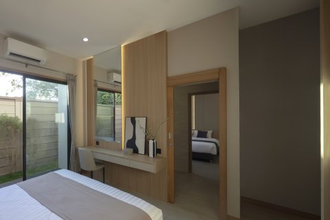 Chalet de 4 dormitorios en Pattaya, Tailandia № 130464 - foto 7