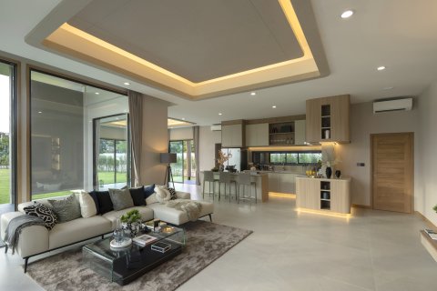 Chalet de 4 dormitorios en Pattaya, Tailandia № 130464 - foto 4