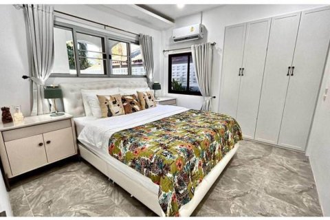 Chalet de 4 dormitorios en Phuket, Tailandia № 120359 - foto 8