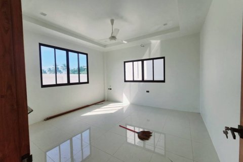 Chalet de 3 dormitorios en Surat Thani, Tailandia № 120356 - foto 7