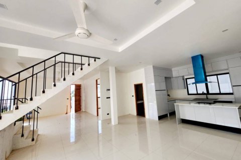 Chalet de 3 dormitorios en Surat Thani, Tailandia № 120356 - foto 4