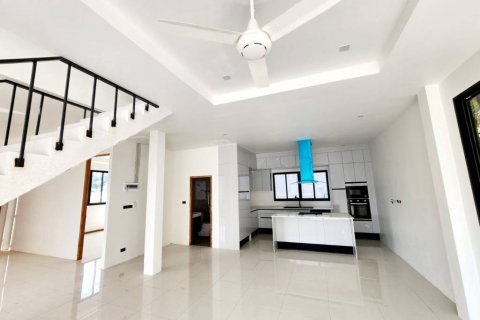 Chalet de 3 dormitorios en Surat Thani, Tailandia № 120356 - foto 5