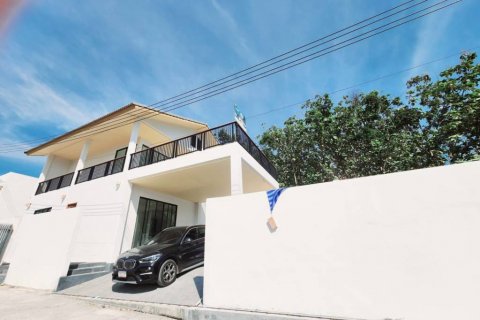 Chalet de 3 dormitorios en Surat Thani, Tailandia № 120356 - foto 2
