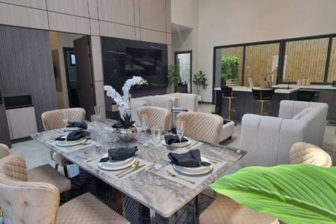 Chalet de 3 dormitorios en Pattaya, Tailandia № 124529 - foto 8
