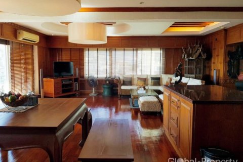 Eigentumswohnung in Pattaya, Thailand, 2 Schlafzimmer № 126578 - Foto 2