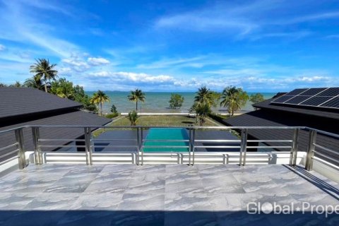 Casa de 4 dormitorios en Ko Chang, Tailandia № 120470 - foto 2