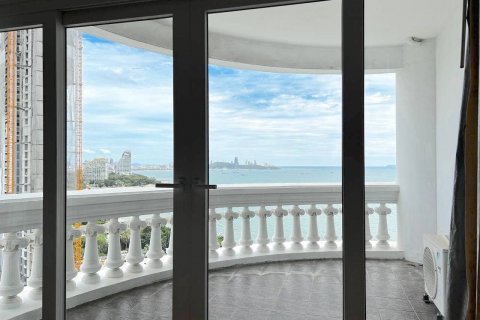 Condo in Chon Buri, Thailand, 1 bedroom  № 75985 - photo 3