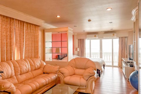 Condo in Chon Buri, Thailand, 1 bedroom  № 75985 - photo 5