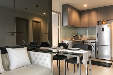 Condominio de 2 dormitorios en Bangkok, Tailandia № 144020 - foto 2