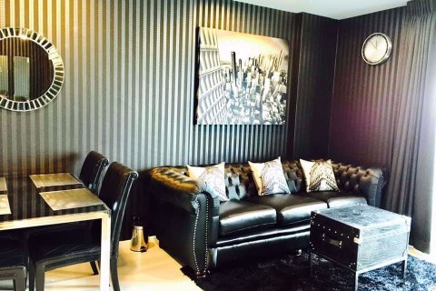 Condo in Bangkok, Thailand, 2 bedrooms in Rhythm Sathorn - Narathiwas № 77303