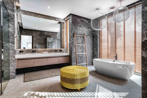 Chalet de 4 dormitorios en Layan Beach, Tailandia № 70949 - foto 13