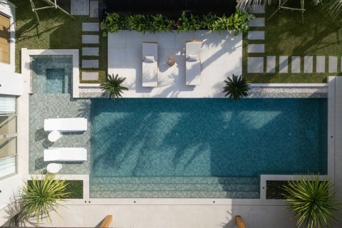 Chalet de 4 dormitorios en Layan Beach, Tailandia № 70949 - foto 22