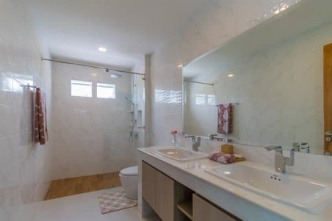 Casa de 3 dormitorios en Hua Hin, Tailandia № 125229 - foto 13