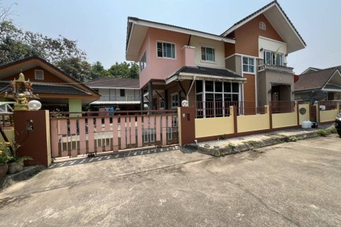 Casa de 5 dormitorios en Chiang Rai, Tailandia № 124476 - foto 2
