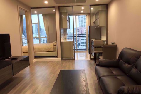Condominio de 1 dormitorio en Bang Rak, Bangkok, Tailandia № 77050 - foto 2